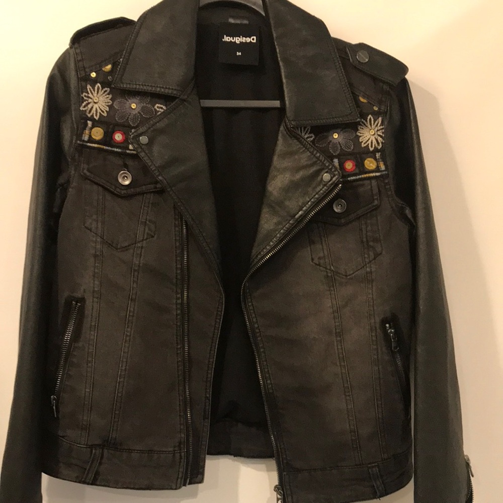 Desigual Black Floral Embroidered Denim Jacket NWT 34